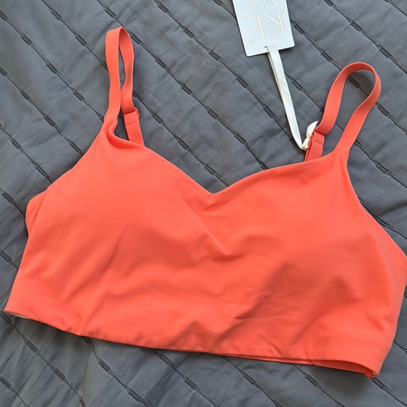 NWT Atlhleta x Alicia Keys Vibrant Orange Sports Bra with Adjustable Straps 1X - Picture 8 of 8